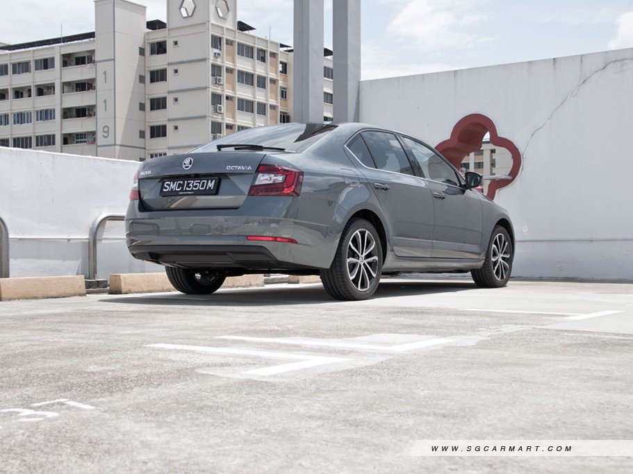https://i.i-sgcm.com/new_cars/cars/12265/12265_g15