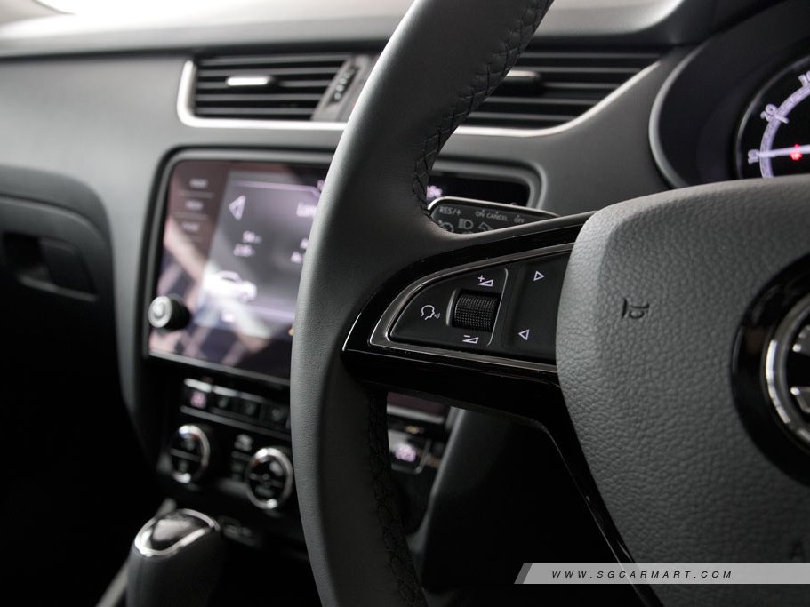 https://i.i-sgcm.com/new_cars/cars/12265/12265_g25