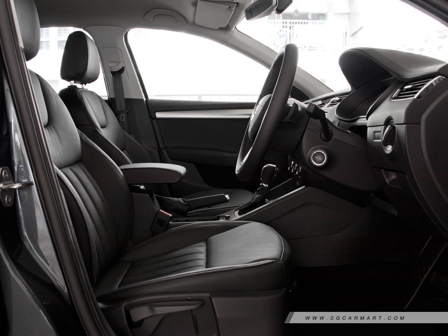 https://i.i-sgcm.com/new_cars/cars/12265/12265_g32