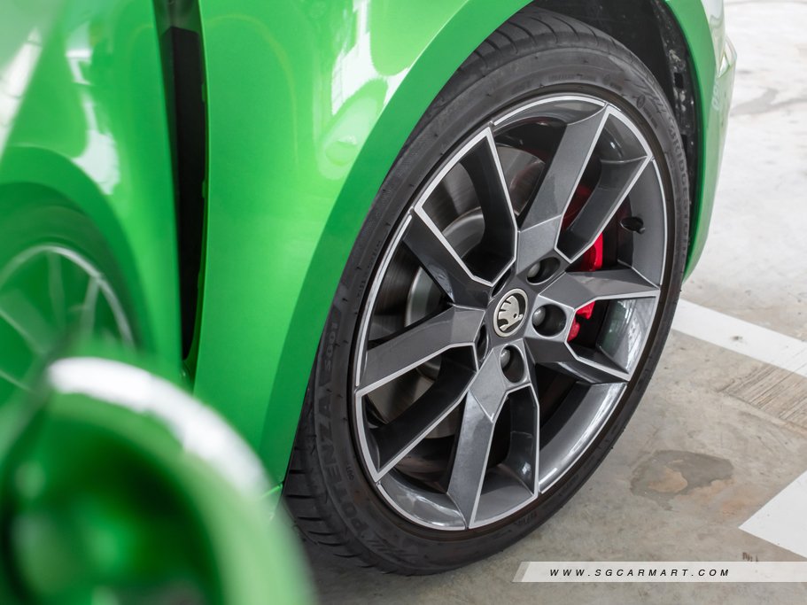 https://i.i-sgcm.com/new_cars/cars/12265/12265_g55