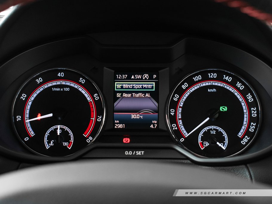 https://i.i-sgcm.com/new_cars/cars/12265/12265_g61