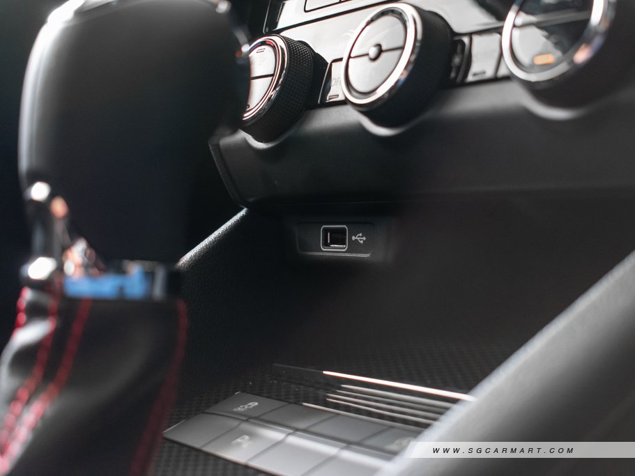 https://i.i-sgcm.com/new_cars/cars/12265/12265_g70