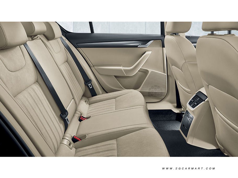 https://i.i-sgcm.com/new_cars/cars/12265/12265_g82