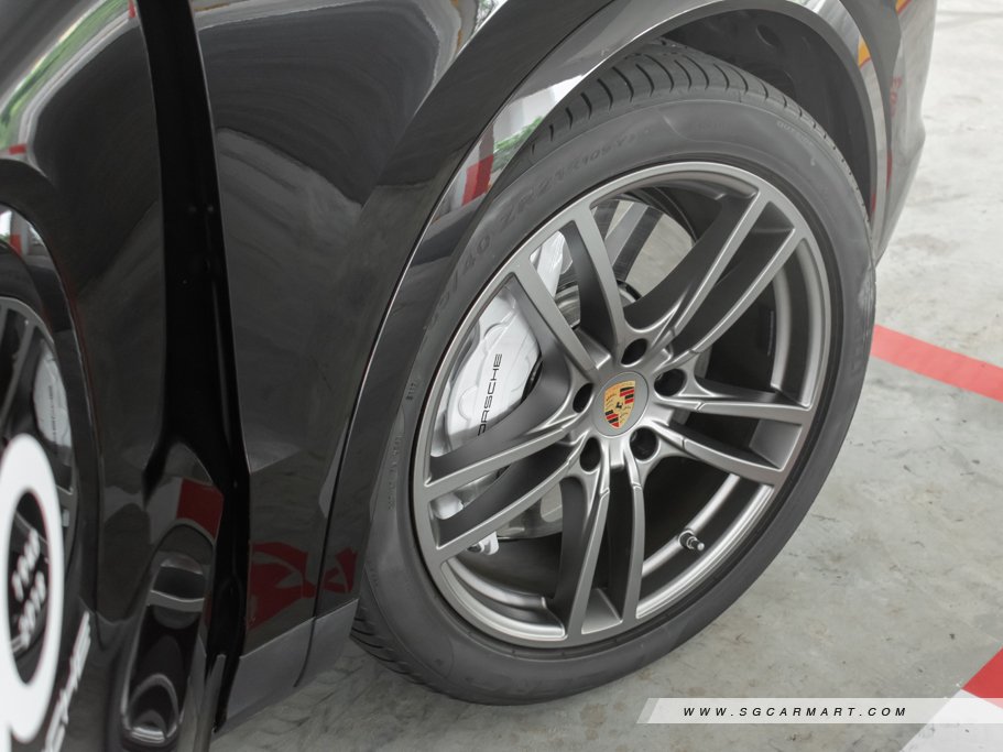 https://i.i-sgcm.com/new_cars/cars/12270/12270_g24