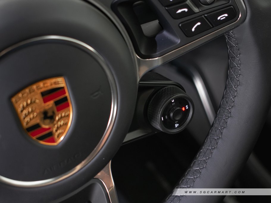 https://i.i-sgcm.com/new_cars/cars/12270/12270_g31