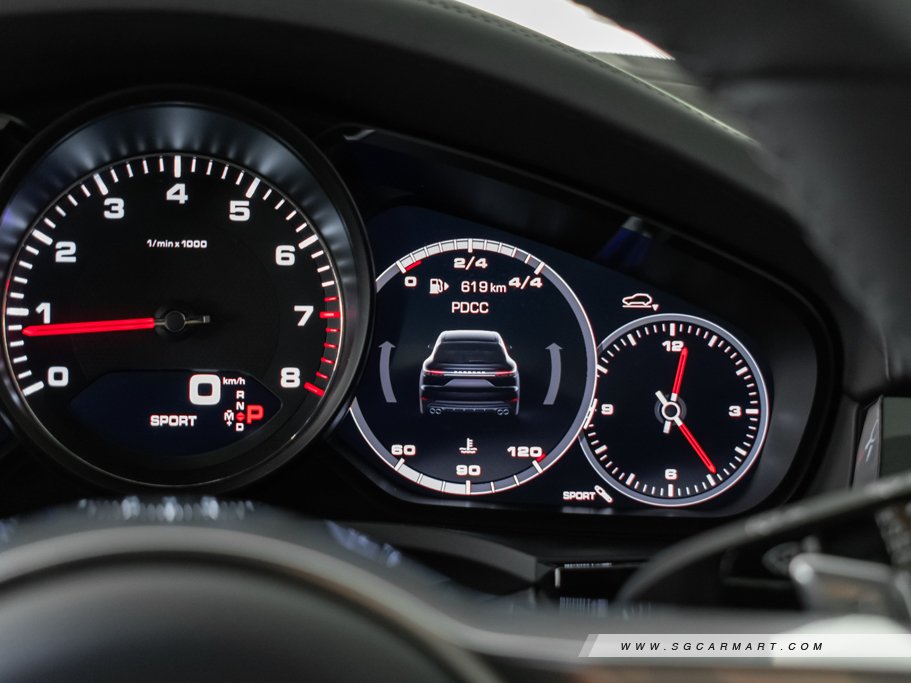 https://i.i-sgcm.com/new_cars/cars/12270/12270_g33
