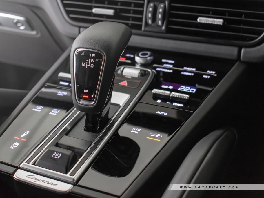 https://i.i-sgcm.com/new_cars/cars/12270/12270_g42