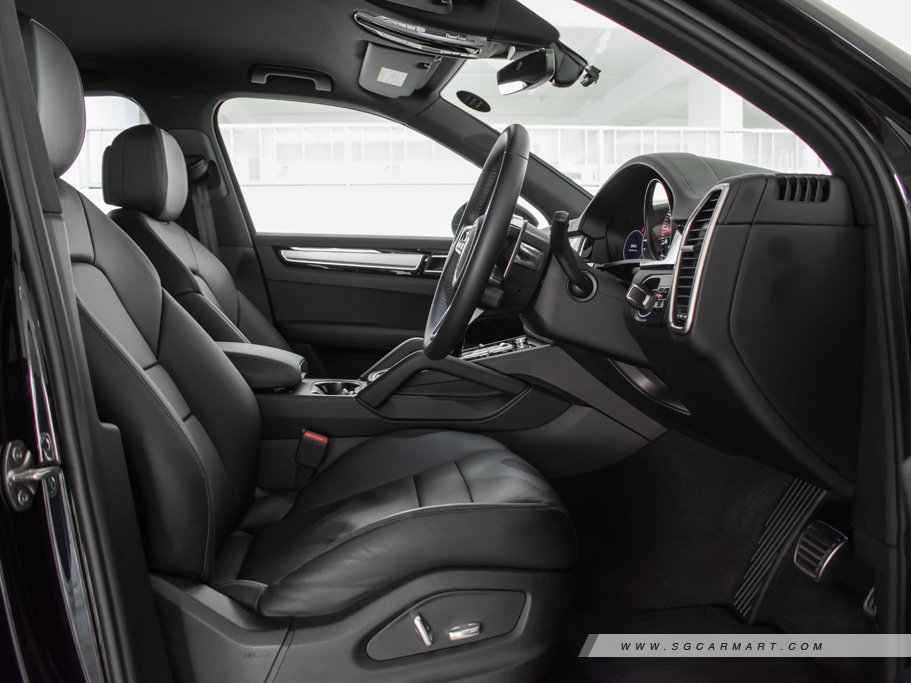 https://i.i-sgcm.com/new_cars/cars/12270/12270_g45