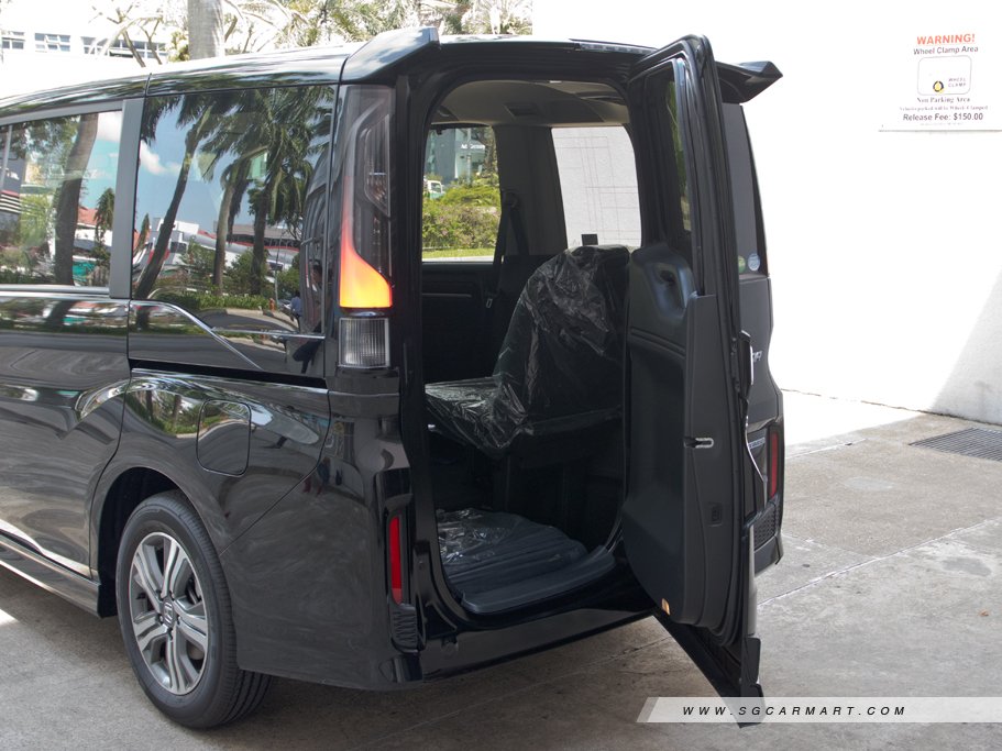 https://i.i-sgcm.com/new_cars/cars/12276/12276_g21