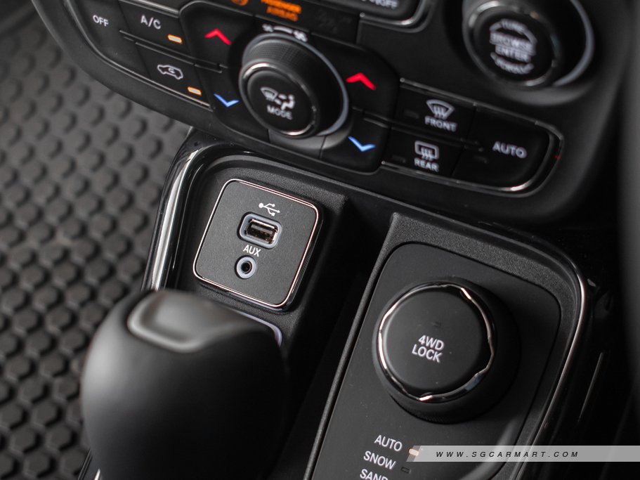 https://i.i-sgcm.com/new_cars/cars/12279/12279_g27