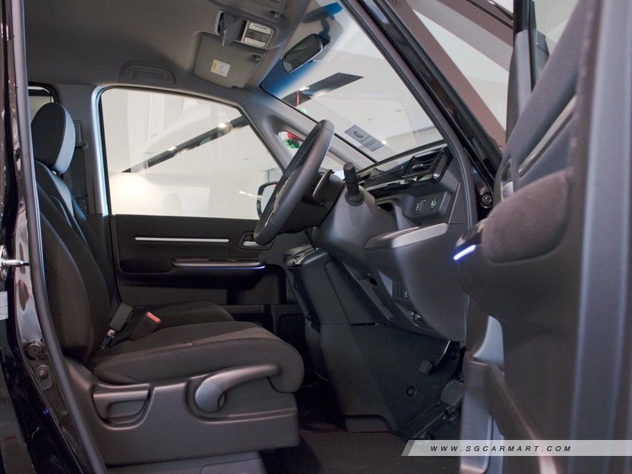 https://i.i-sgcm.com/new_cars/cars/12280/12280_g9