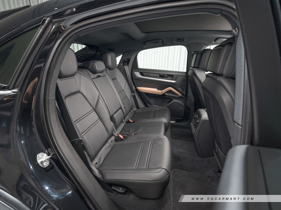 https://i.i-sgcm.com/new_cars/cars/12282/12282_g107