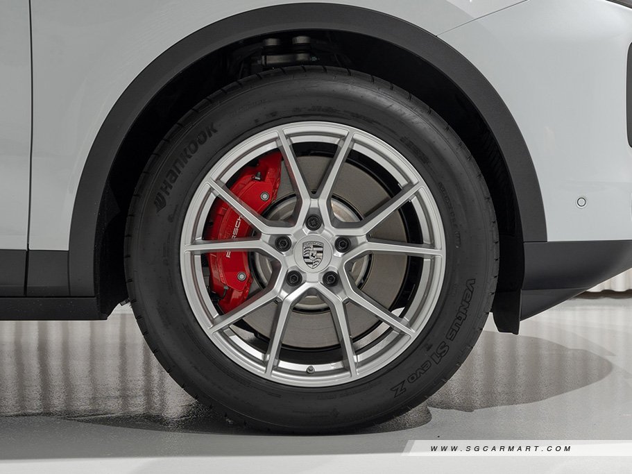 https://i.i-sgcm.com/new_cars/cars/12282/12282_g114