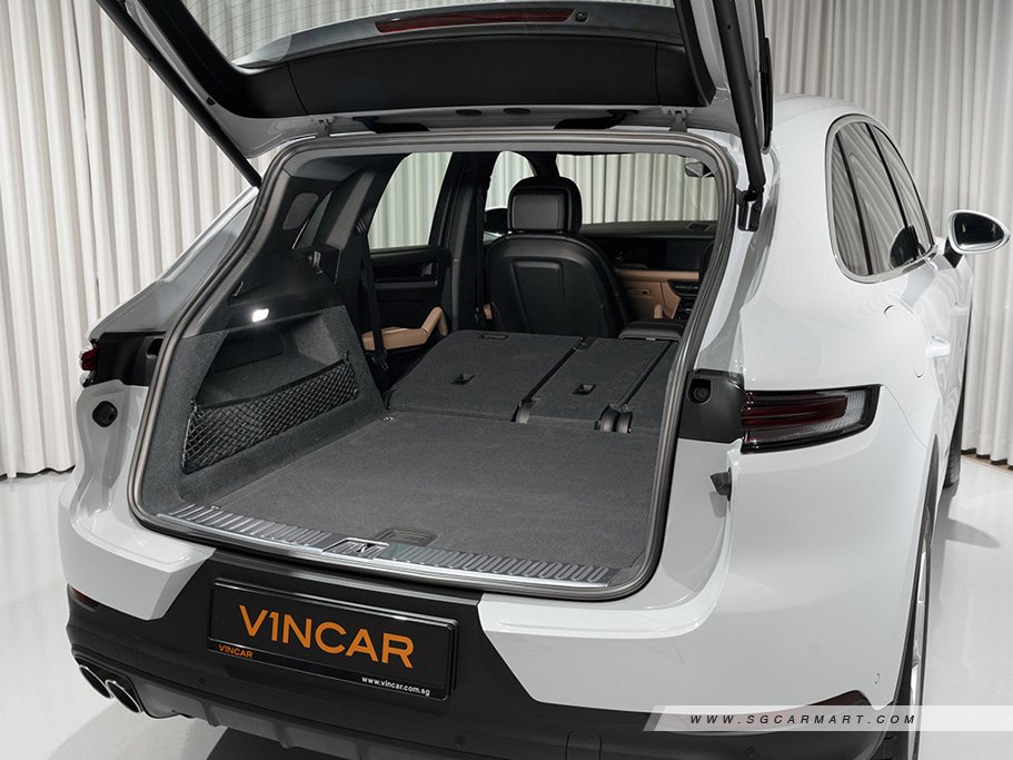 https://i.i-sgcm.com/new_cars/cars/12282/12282_g118