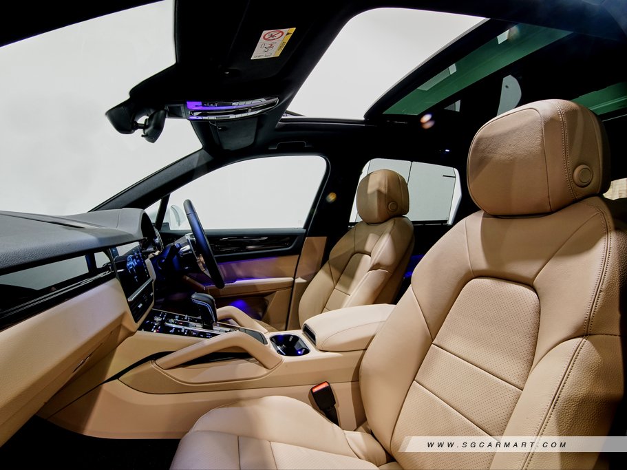 https://i.i-sgcm.com/new_cars/cars/12282/12282_g15
