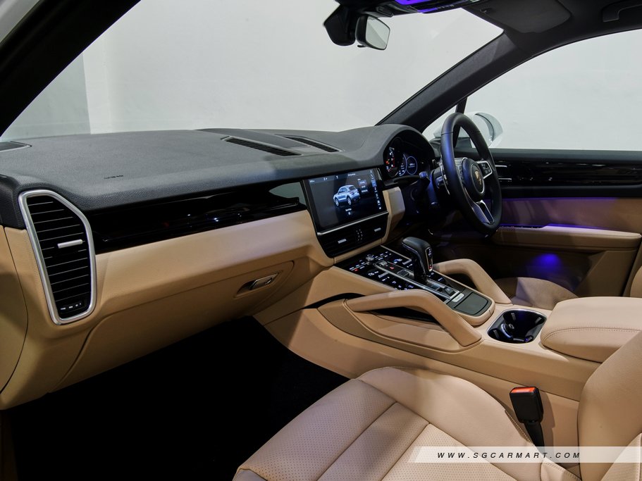 https://i.i-sgcm.com/new_cars/cars/12282/12282_g16