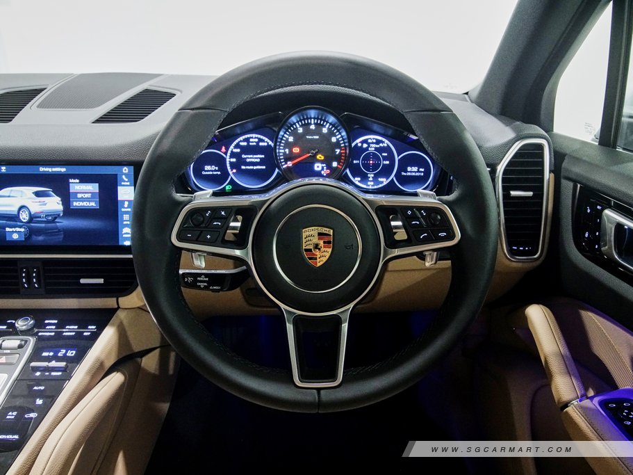 https://i.i-sgcm.com/new_cars/cars/12282/12282_g22