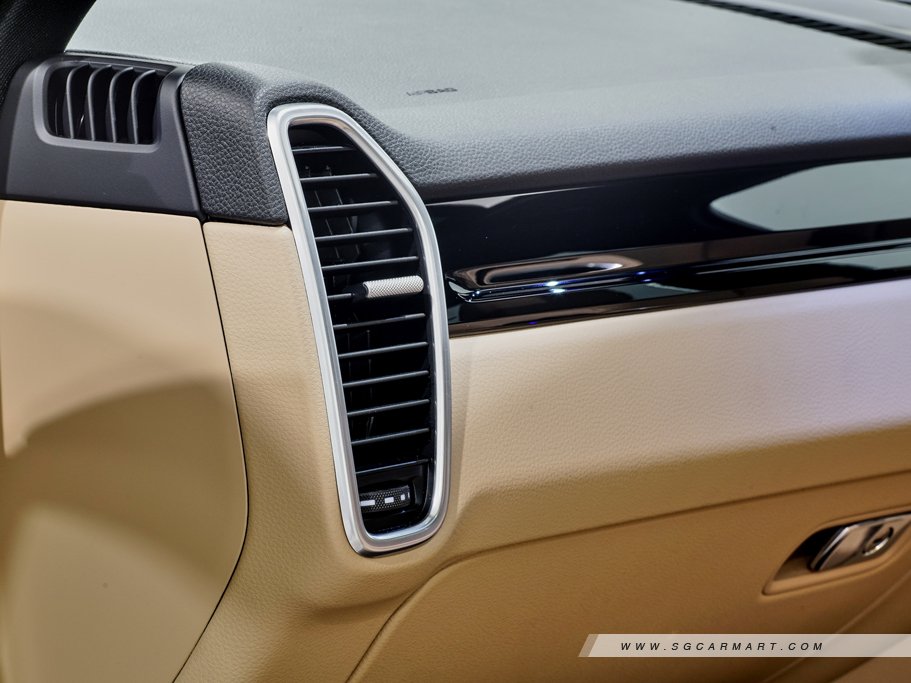 https://i.i-sgcm.com/new_cars/cars/12282/12282_g42