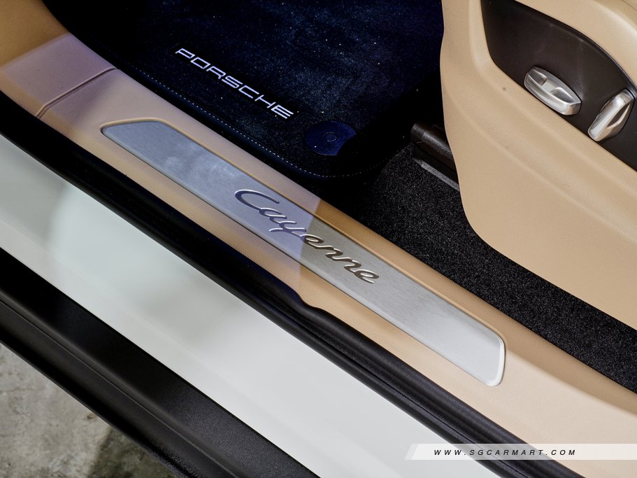 https://i.i-sgcm.com/new_cars/cars/12282/12282_g43