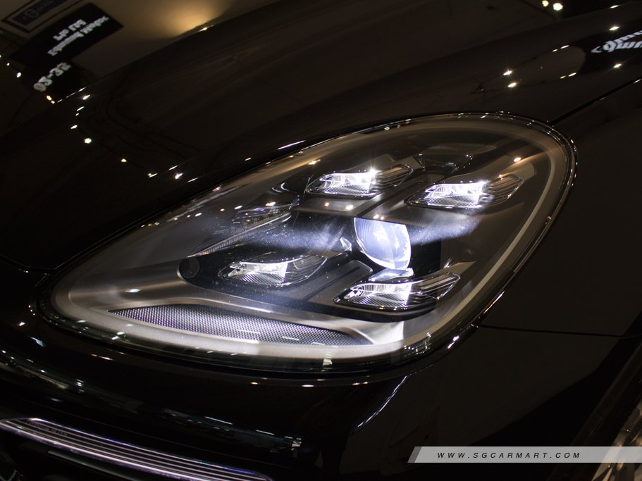 https://i.i-sgcm.com/new_cars/cars/12282/12282_g49