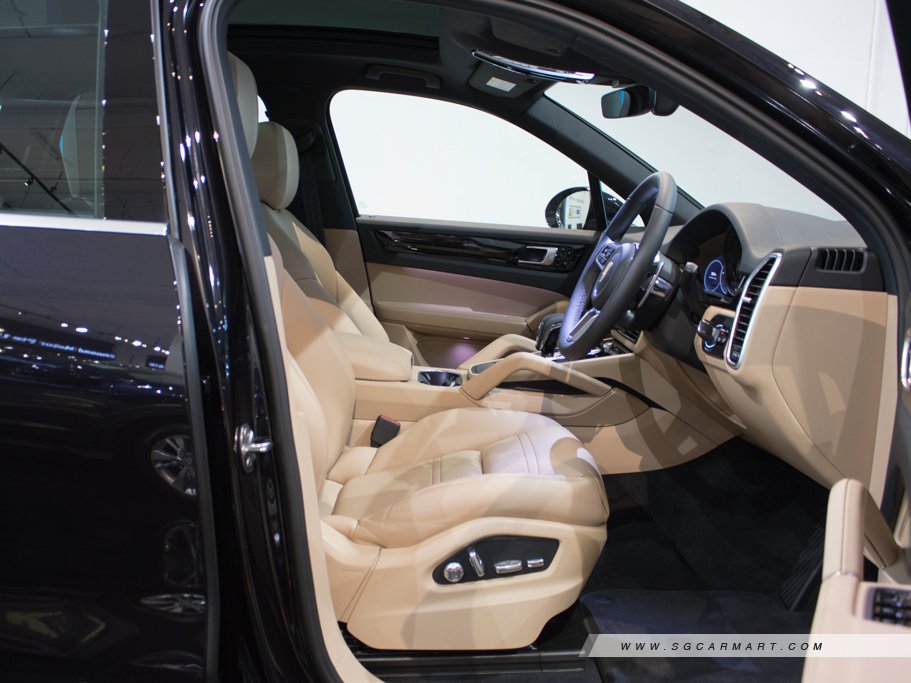 https://i.i-sgcm.com/new_cars/cars/12282/12282_g56