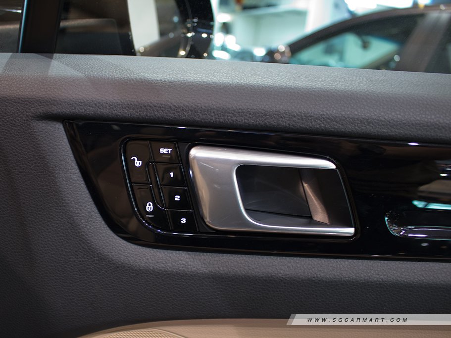 https://i.i-sgcm.com/new_cars/cars/12282/12282_g63