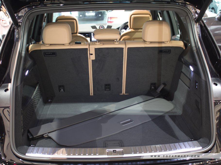 https://i.i-sgcm.com/new_cars/cars/12282/12282_g77