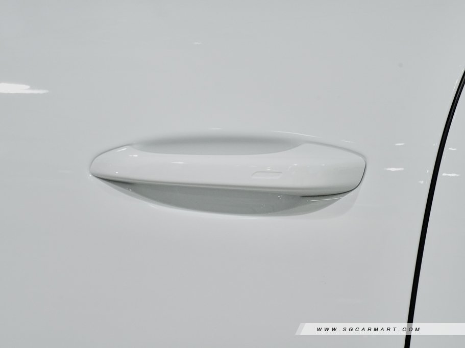 https://i.i-sgcm.com/new_cars/cars/12282/12282_g7