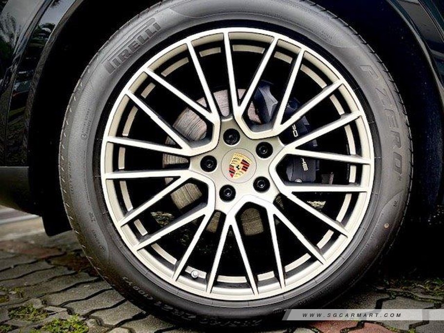 https://i.i-sgcm.com/new_cars/cars/12282/12282_g85