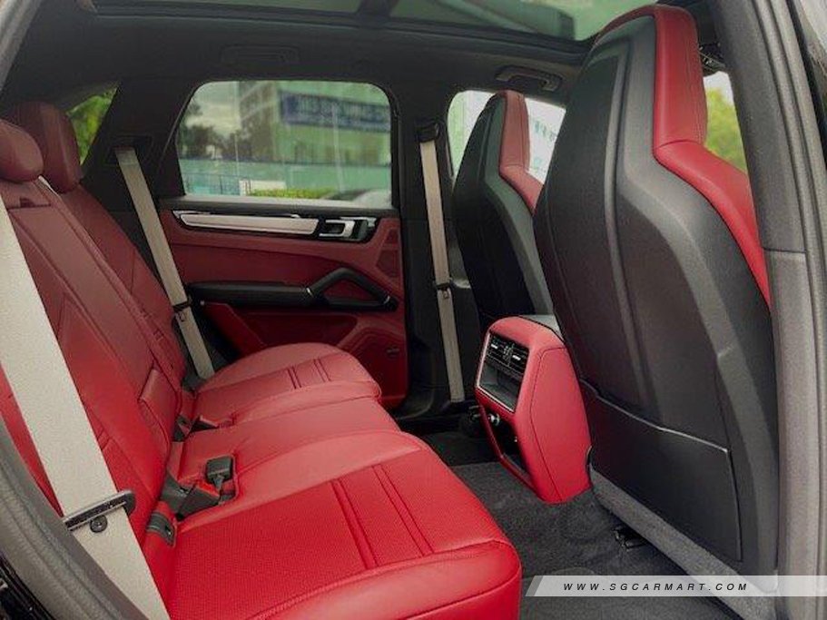 https://i.i-sgcm.com/new_cars/cars/12282/12282_g95