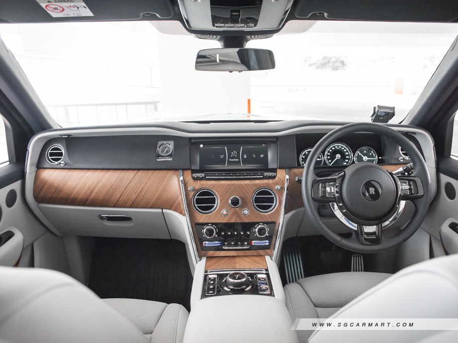 https://i.i-sgcm.com/new_cars/cars/12299/12299_g31