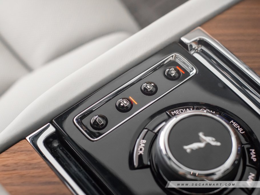 https://i.i-sgcm.com/new_cars/cars/12299/12299_g48