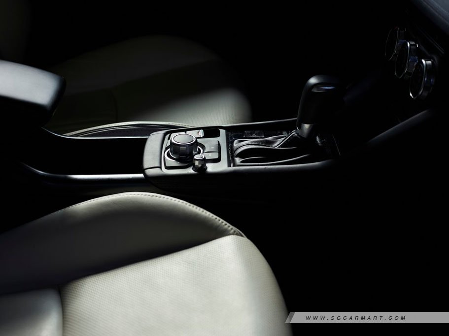 https://i.i-sgcm.com/new_cars/cars/12302/12302_g11