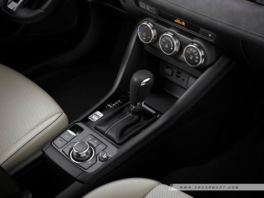 https://i.i-sgcm.com/new_cars/cars/12302/12302_g12