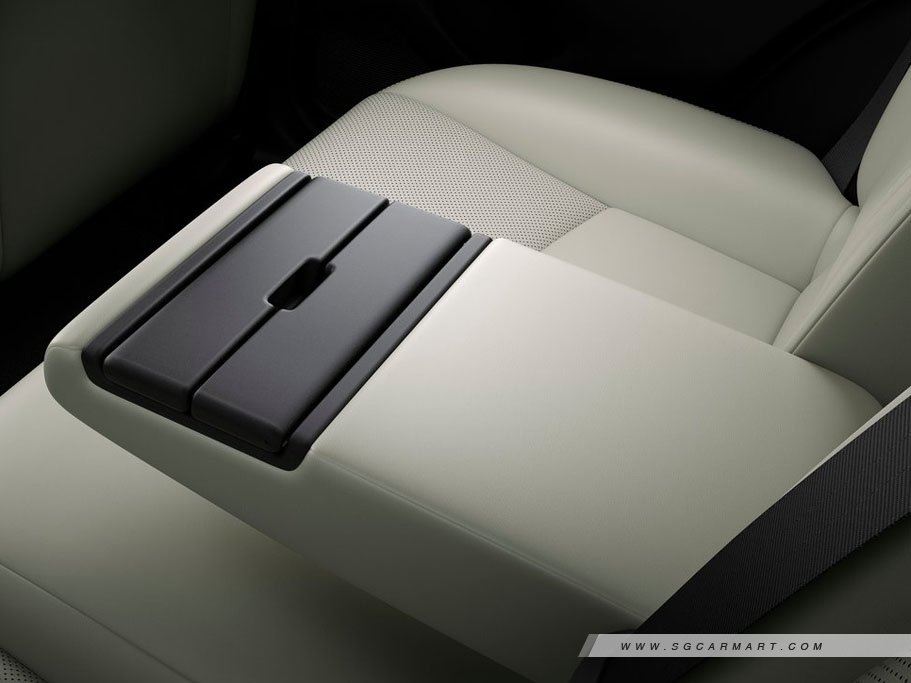 https://i.i-sgcm.com/new_cars/cars/12302/12302_g13