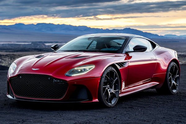 Aston Martin V12 DBS