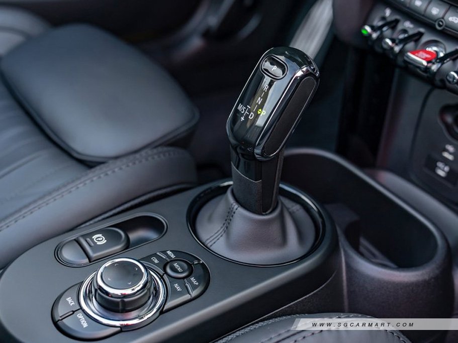 https://i.i-sgcm.com/new_cars/cars/12312/12312_g31