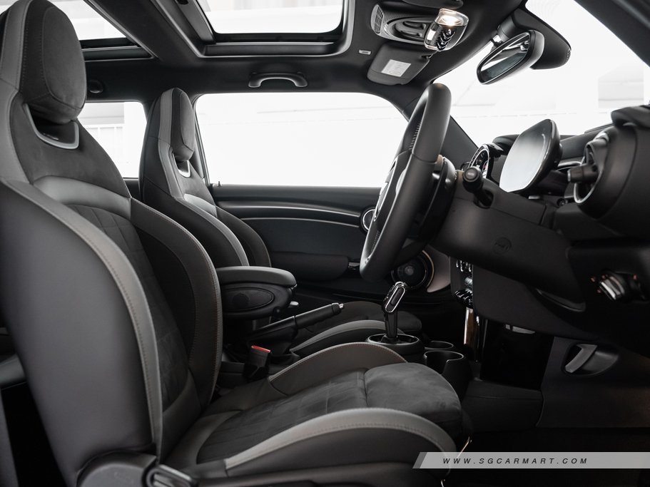 https://i.i-sgcm.com/new_cars/cars/12314/12314_g126