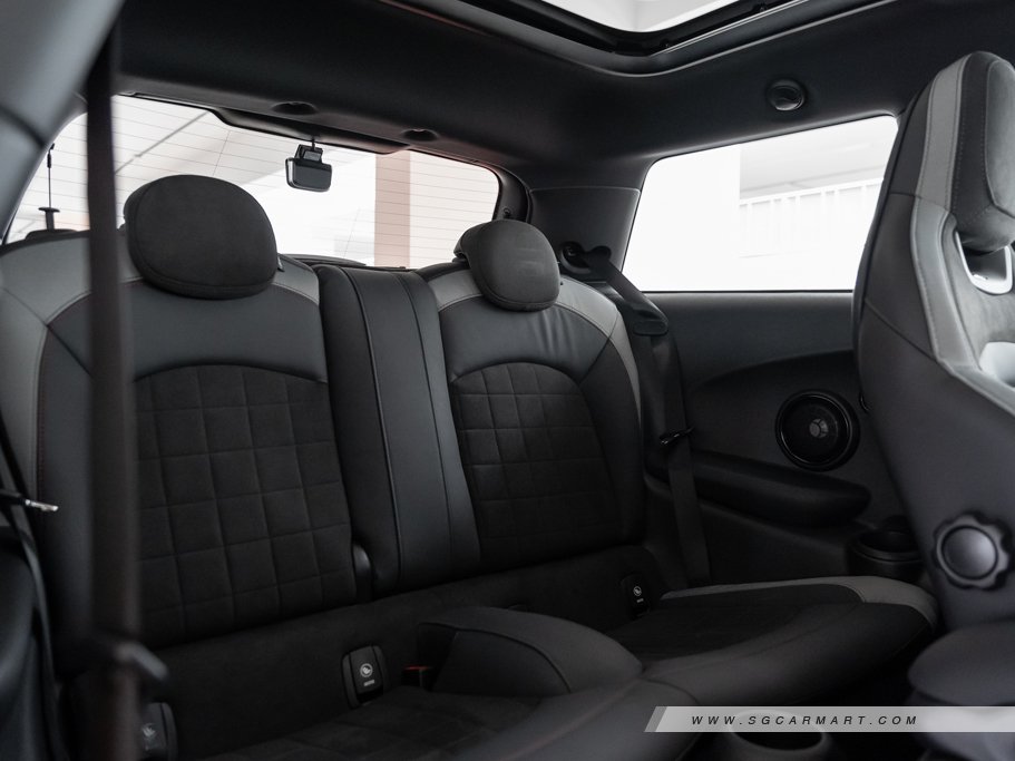 https://i.i-sgcm.com/new_cars/cars/12314/12314_g127