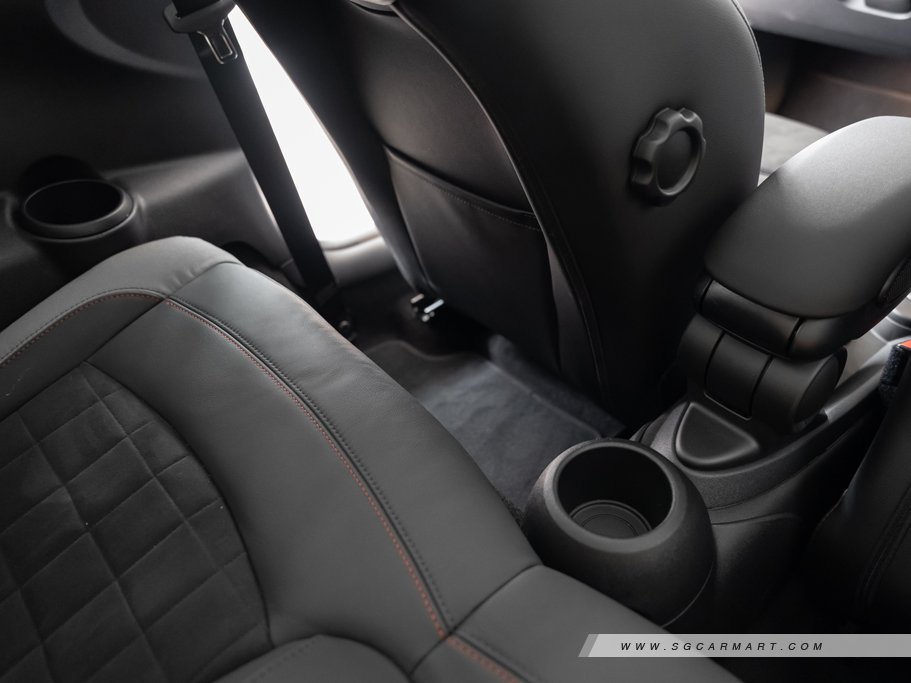 https://i.i-sgcm.com/new_cars/cars/12314/12314_g128