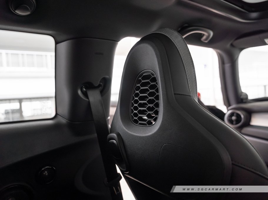 https://i.i-sgcm.com/new_cars/cars/12314/12314_g129