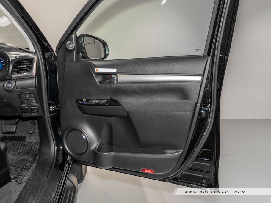 https://i.i-sgcm.com/new_cars/cars/12330/12330_g20