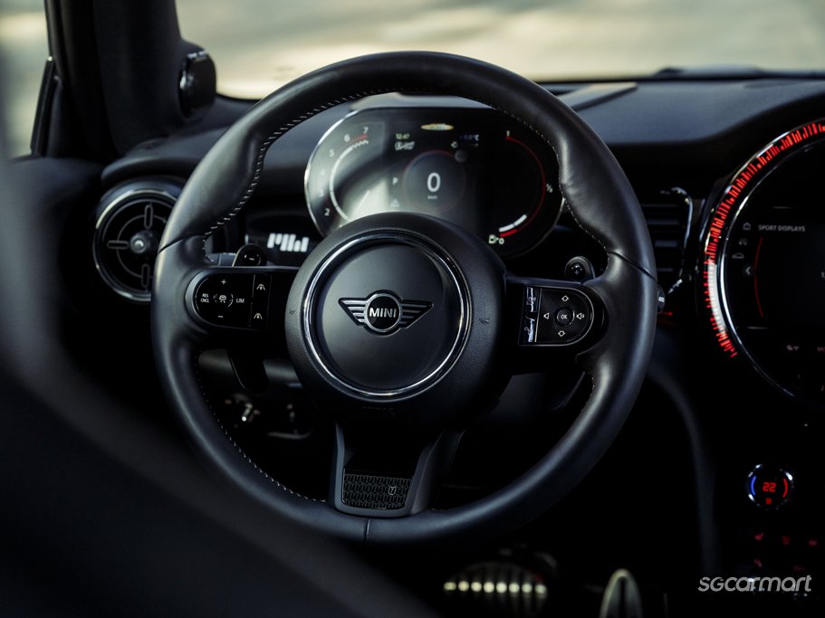 https://i.i-sgcm.com/new_cars/cars/12340/12340_g107