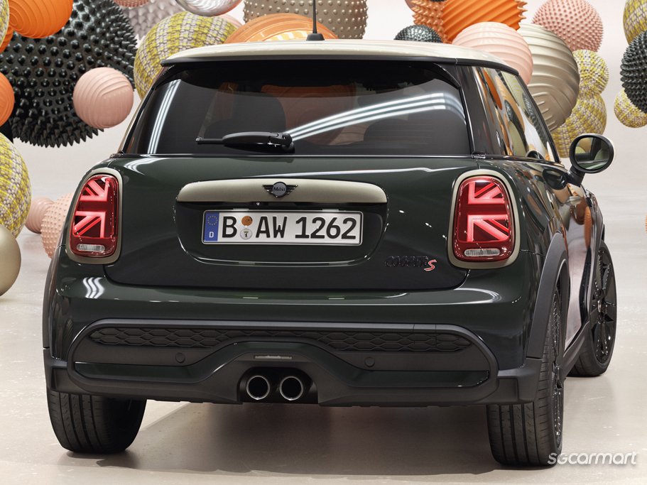 https://i.i-sgcm.com/new_cars/cars/12340/12340_g122