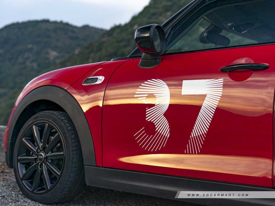 https://i.i-sgcm.com/new_cars/cars/12340/12340_g44
