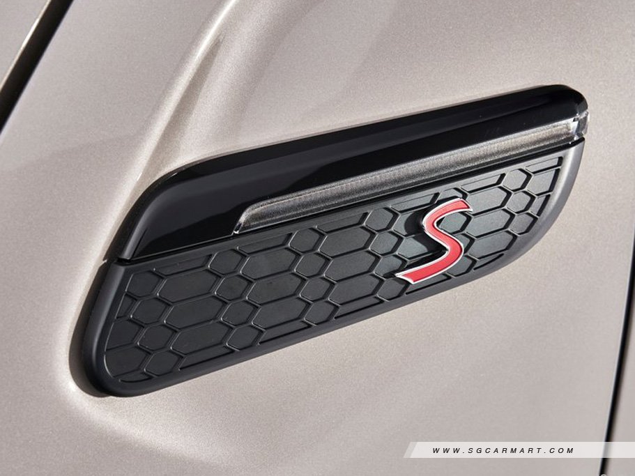 https://i.i-sgcm.com/new_cars/cars/12340/12340_g64