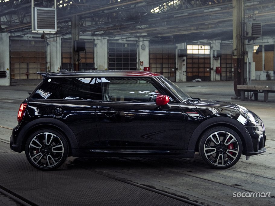 https://i.i-sgcm.com/new_cars/cars/12340/12340_g83