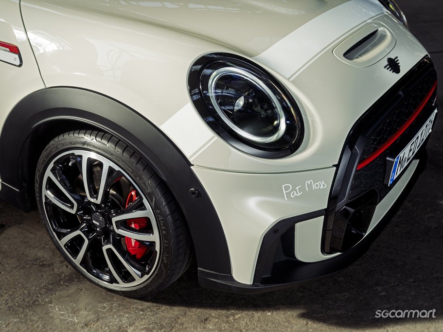 https://i.i-sgcm.com/new_cars/cars/12340/12340_g93