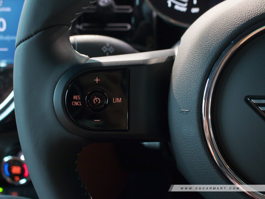 https://i.i-sgcm.com/new_cars/cars/12342/12342_g11