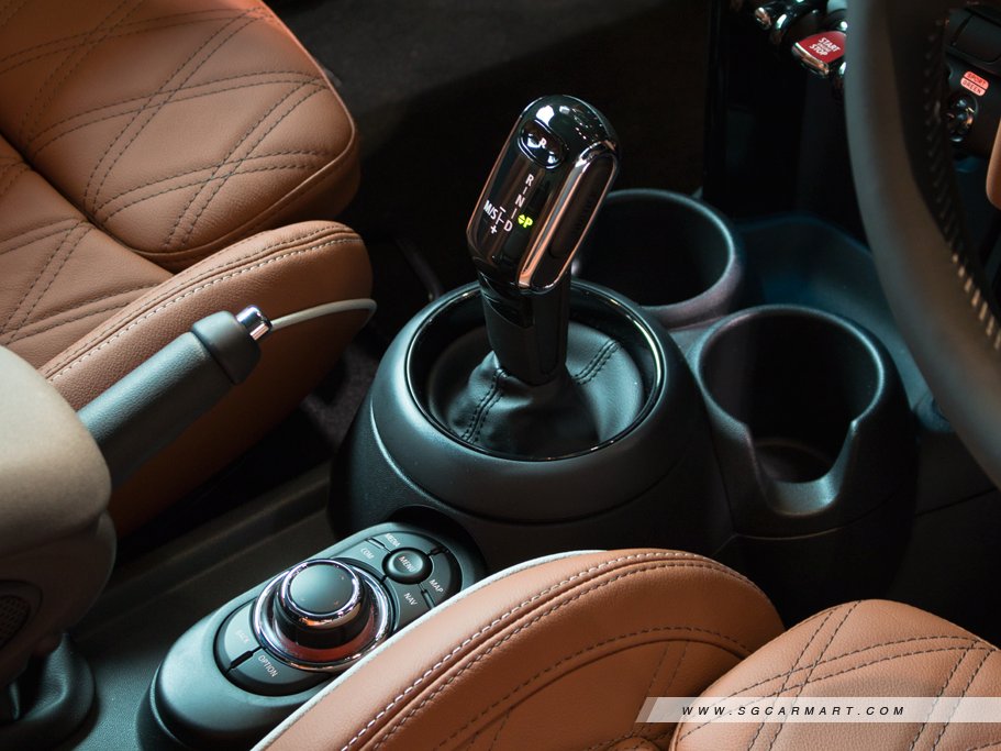 https://i.i-sgcm.com/new_cars/cars/12342/12342_g15
